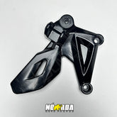 BASE DE REPOSAPIE DELANTERA IZQUIERDA BAJAJ PULSAR NS-150/160/200 NEGRO