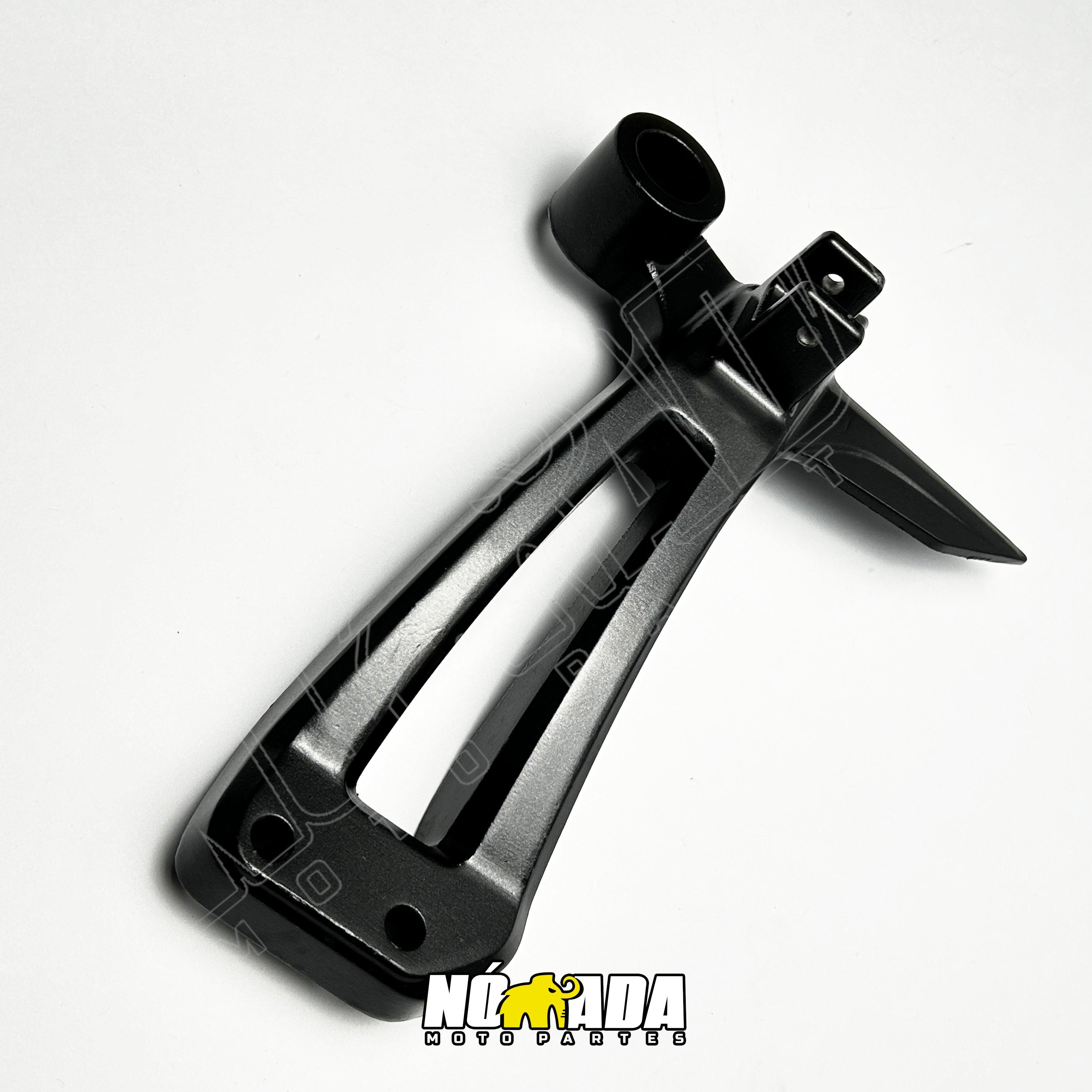 BASE REPOSAPIE TRASERO DERECHA TVS APACHE RTR 160 2V - 180 NOMADA MOTOPARTES