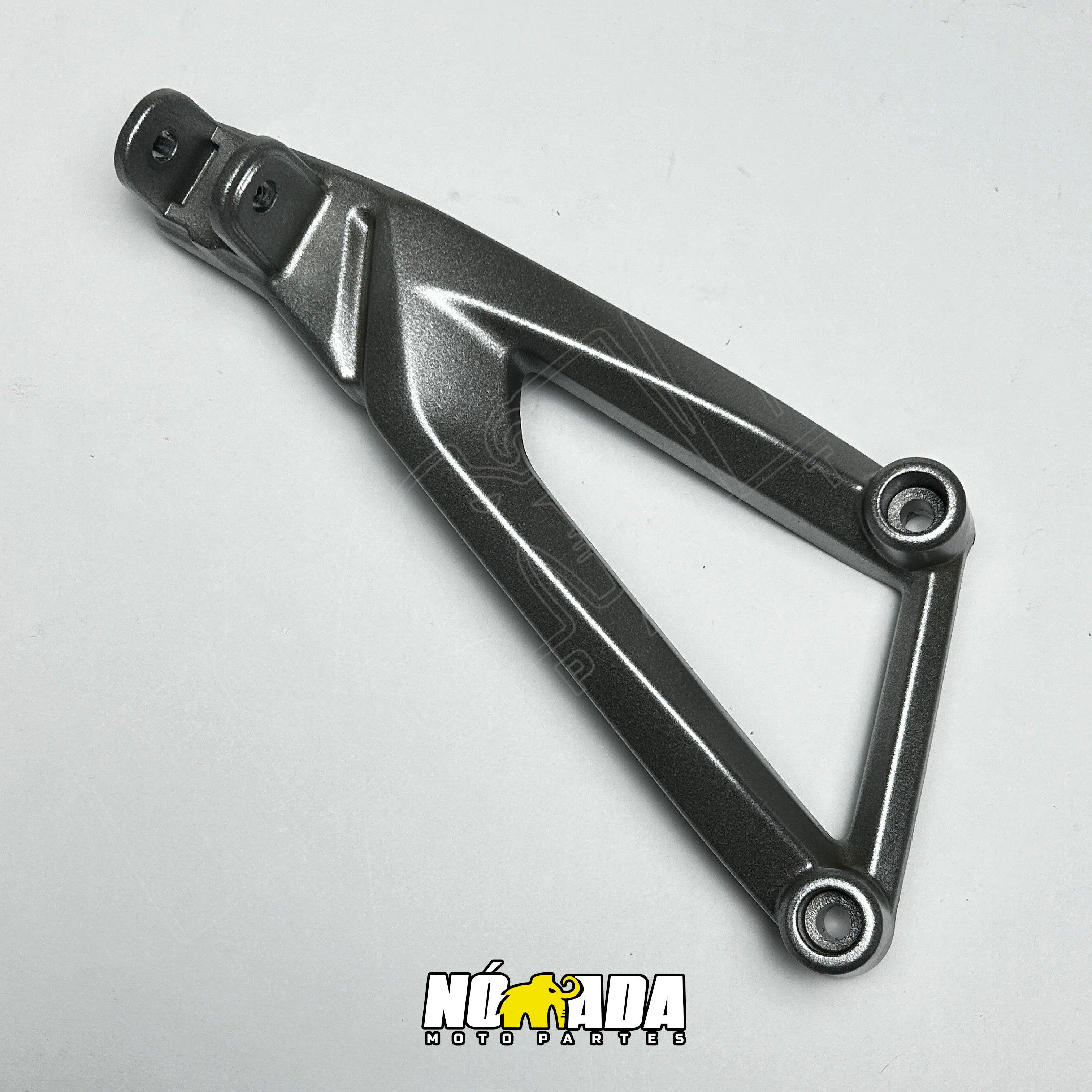 BASE DE REPOSAPIE TRASERO DERECHO BAJAJ PULSAR 160, NS 200 NOMADA MOTOPARTES