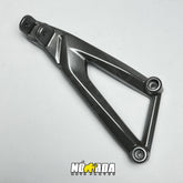 BASE DE REPOSAPIE TRASERO DERECHO BAJAJ PULSAR 160, NS 200 NOMADA MOTOPARTES