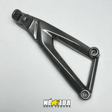 BASE DE REPOSAPIE TRASERO DERECHO BAJAJ PULSAR 160, NS 200 NOMADA MOTOPARTES