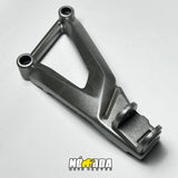 BASE DE REPOSAPIE TRASERO DERECHO BAJAJ PULSAR 160, NS 200 NOMADA MOTOPARTES