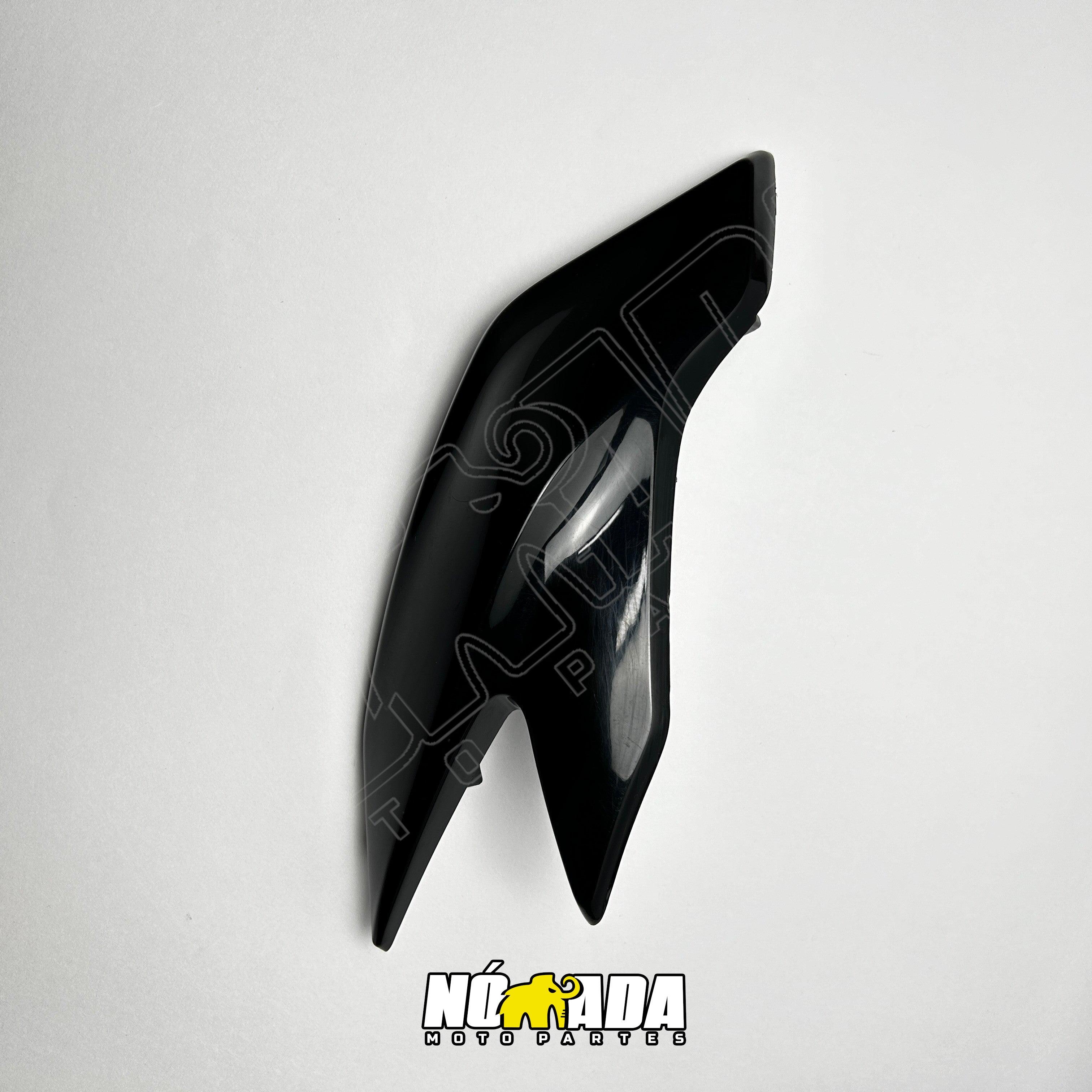 CUBIERTA DE CARENAJE - CACHETE DERECHO TVS APACHE 160 4V - 200 ABS NOMADA MOTOPARTES
