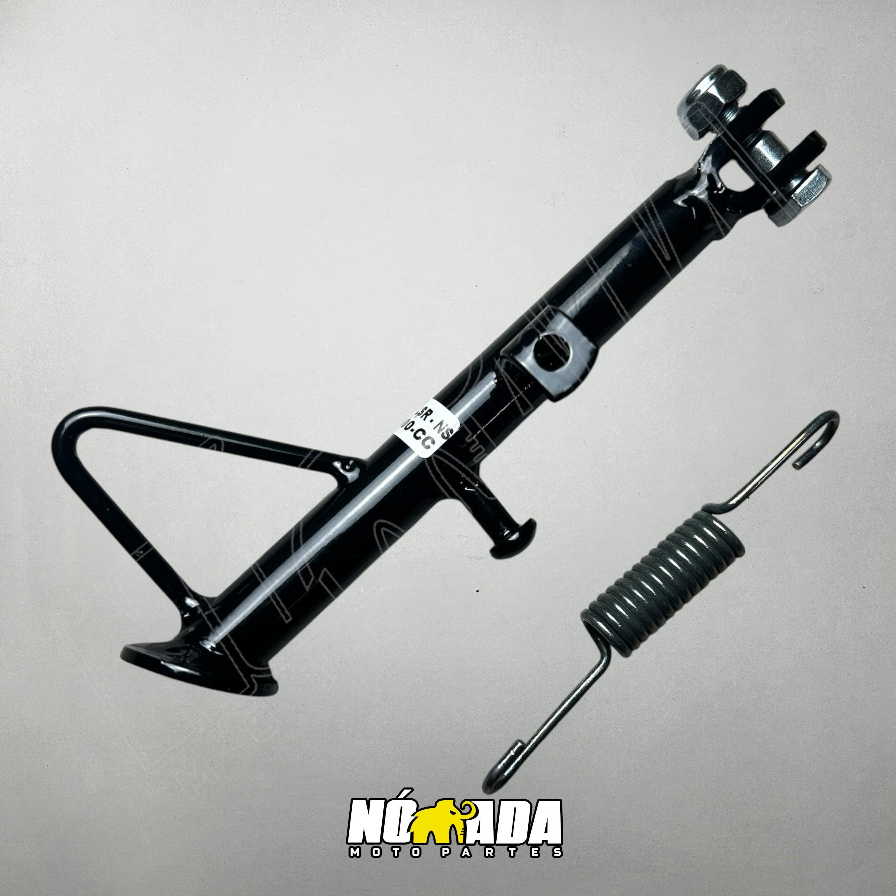 GATO SOPORTE LATERAL BAJAJ PULSAR 200 NS (TORNILLO Y RESORTE) NOMADA MOTOPARTES