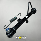 GATO SOPORTE LATERAL BAJAJ PULSAR 200 NS (TORNILLO Y RESORTE) NOMADA MOTOPARTES