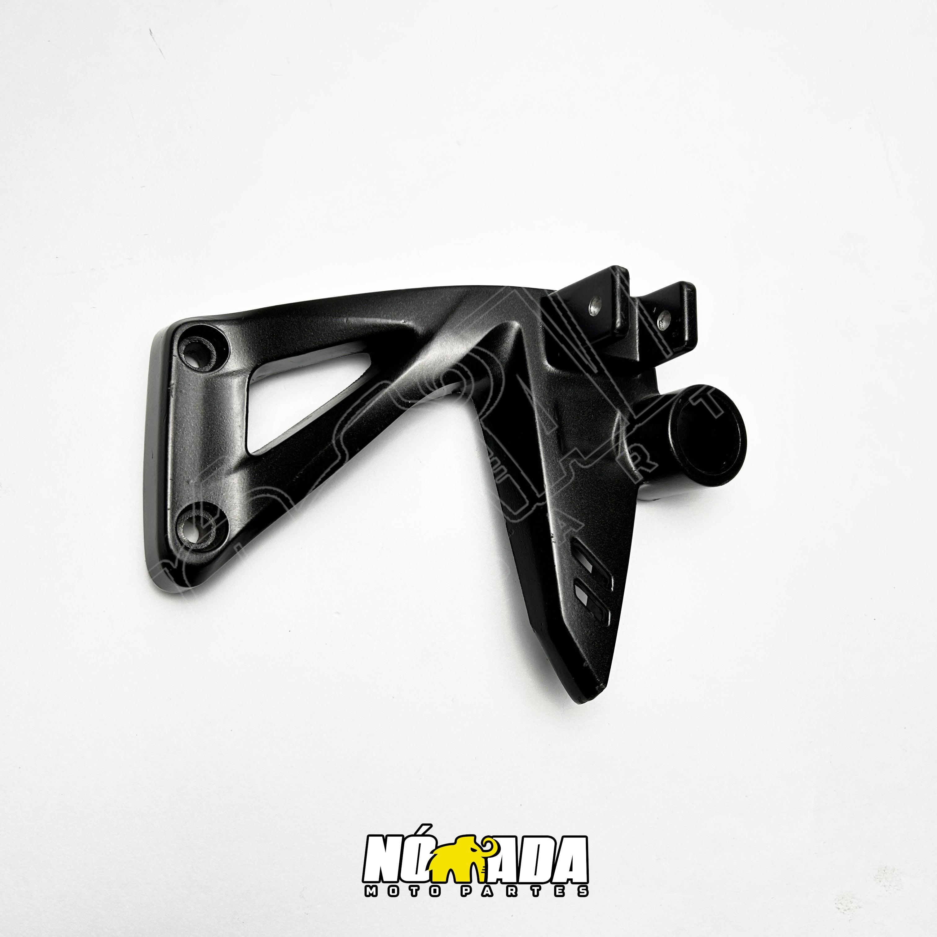 BASE DE REPOSAPIE TRASERA DERECHA TVS APACHE RTR 160 - 200 4V /200 FI