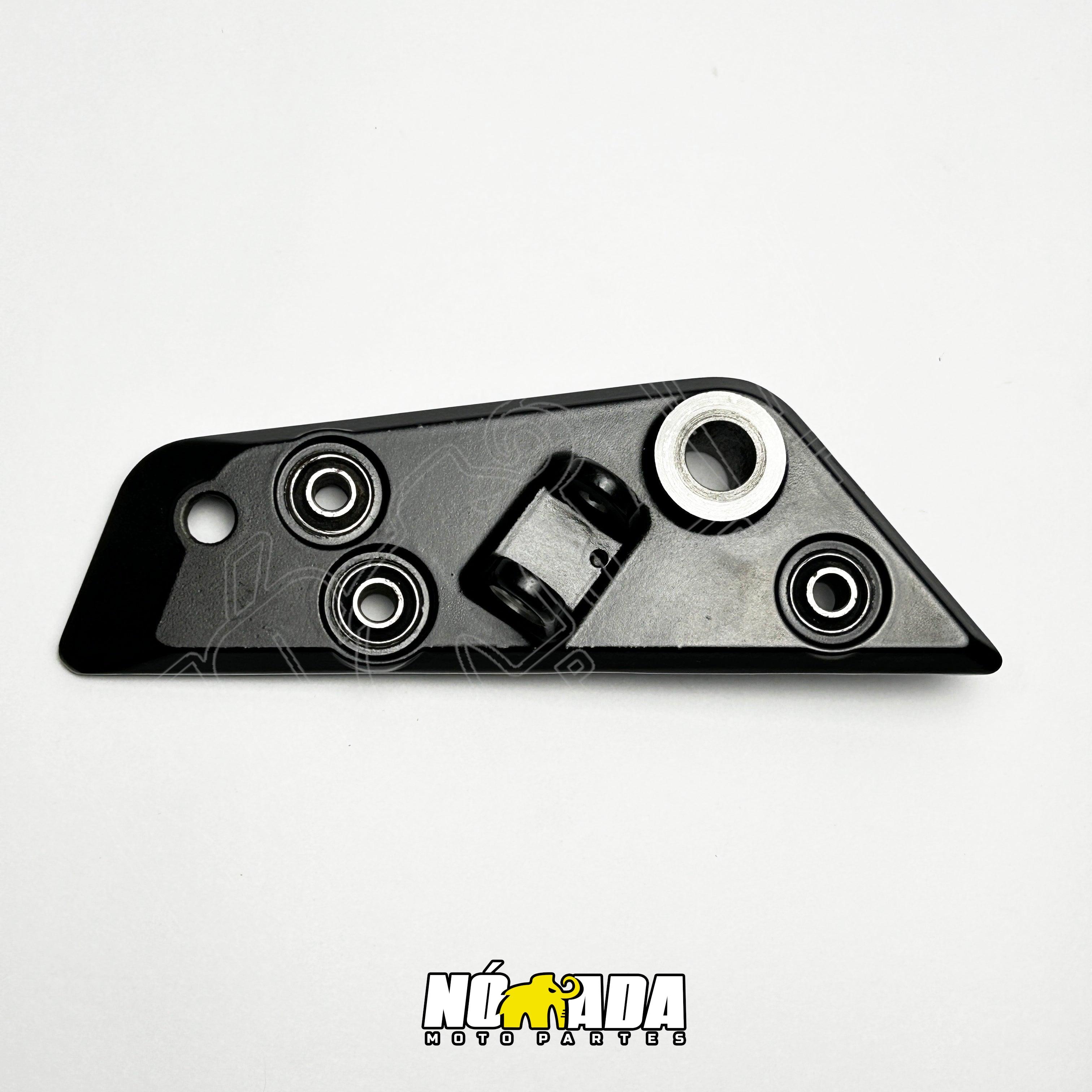 BASE DE REPOSAPIE DELANTERA DERECHA  TVS APACHE  RTR 160 2V- 180 MOD VIEJO