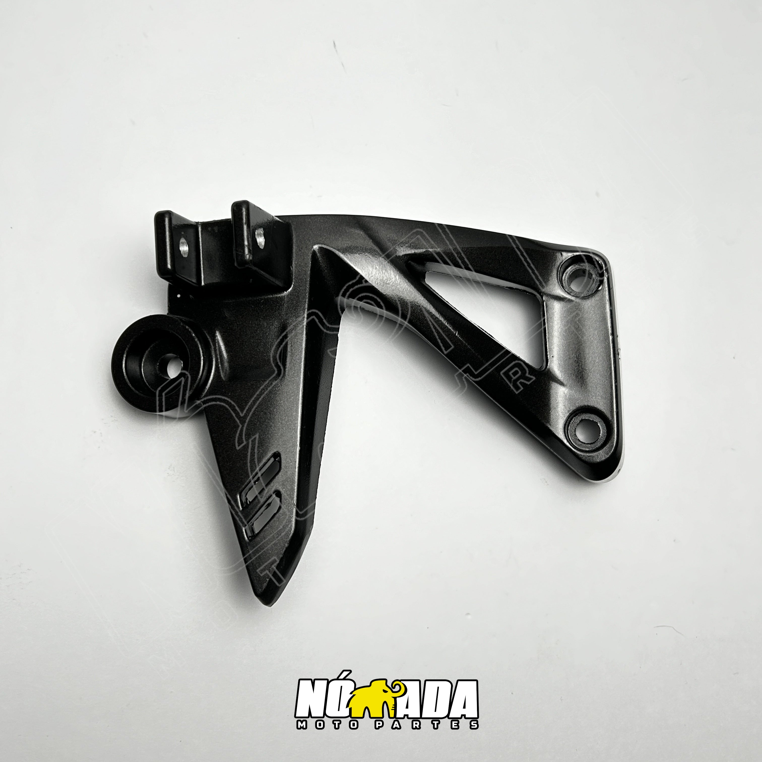 BASE DE REPOSA PIE TRASERA IZQUIERDA TVS APACHE  RTR 160 - 180 2V