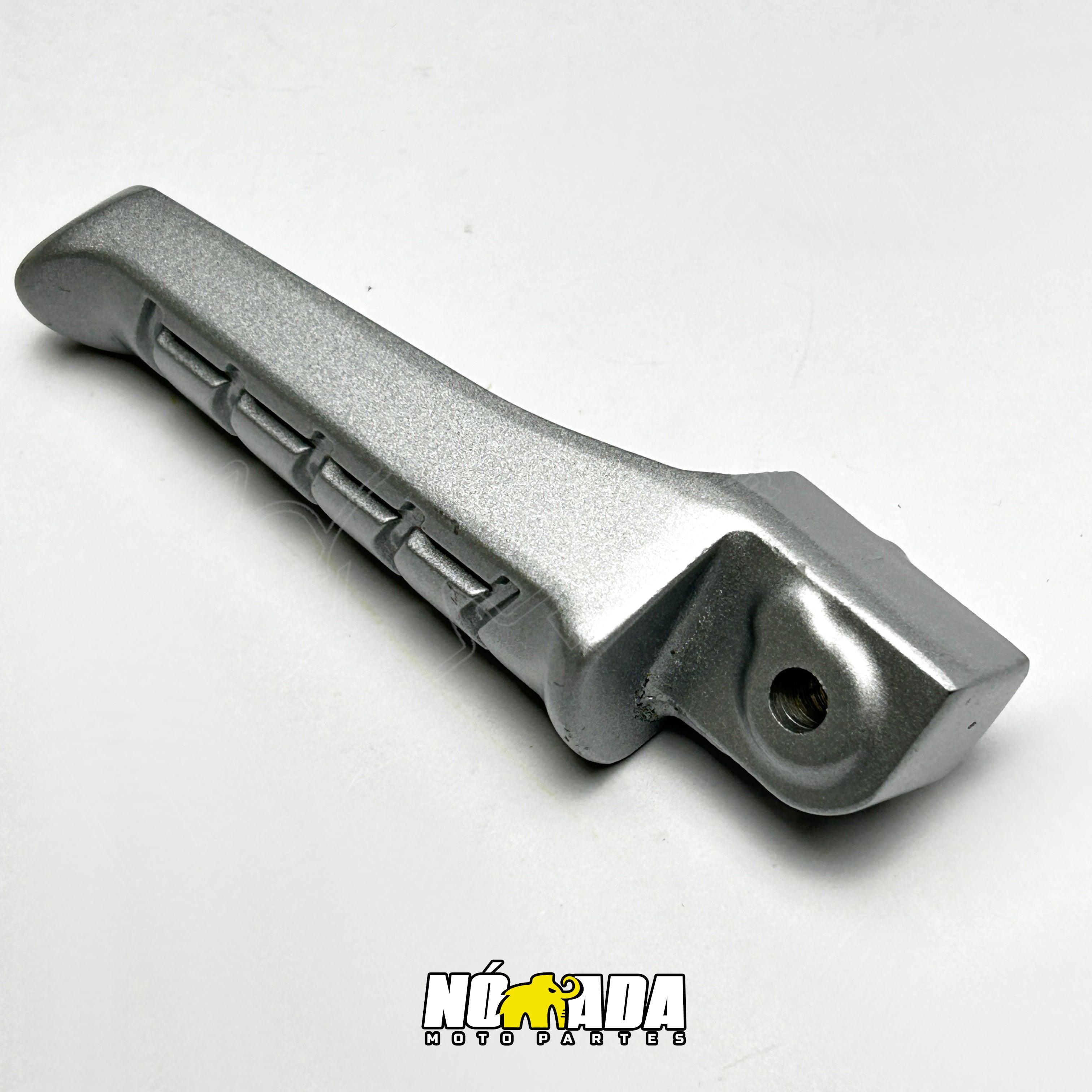 REPOSAPIES TRASERO IZQUIERDA TVS APACHE 160 2V - 180, 160 4V - 200, 200 FI, RAIDER