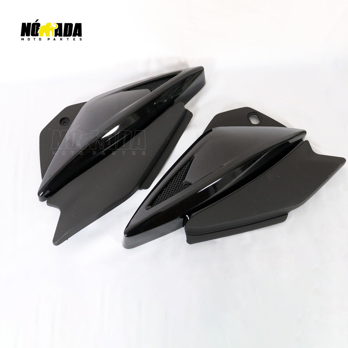 PAR TAPAS LATERALES PULSAR 135